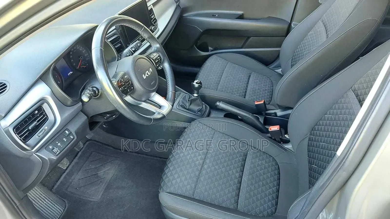 Kia Rio 2023 Gris
