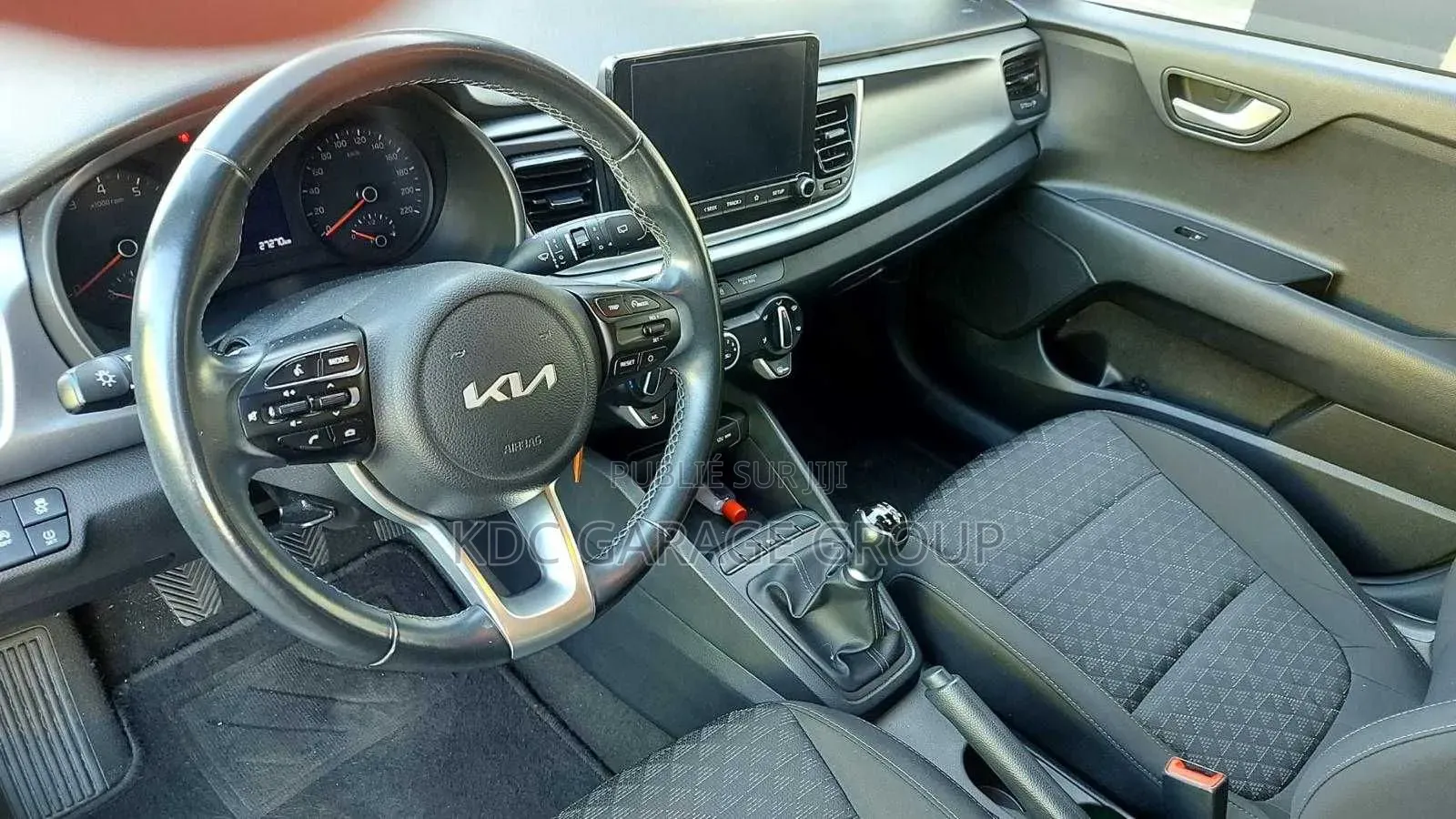 Kia Rio 2023 Gris