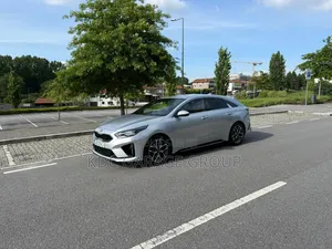 Kia Ceed 2022 Gris