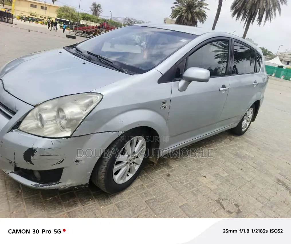 Toyota Verso 2009 Gris