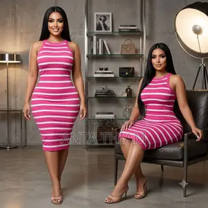 Robe Courte Disponible