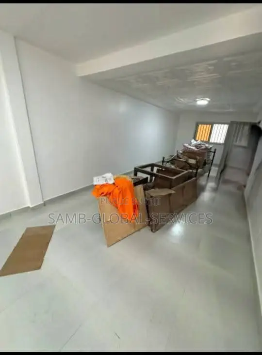 4chbre Villa dans Yoff à Louer