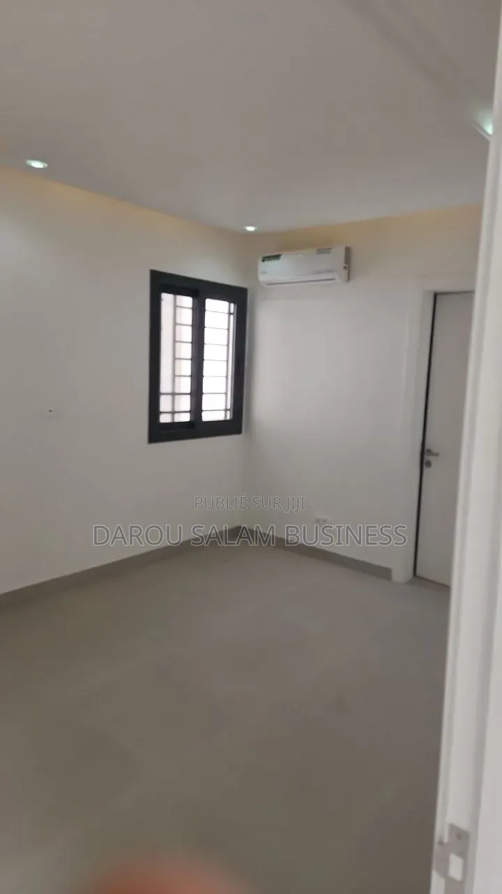 3chbre Appartement dans Almadies, Yoff à Louer