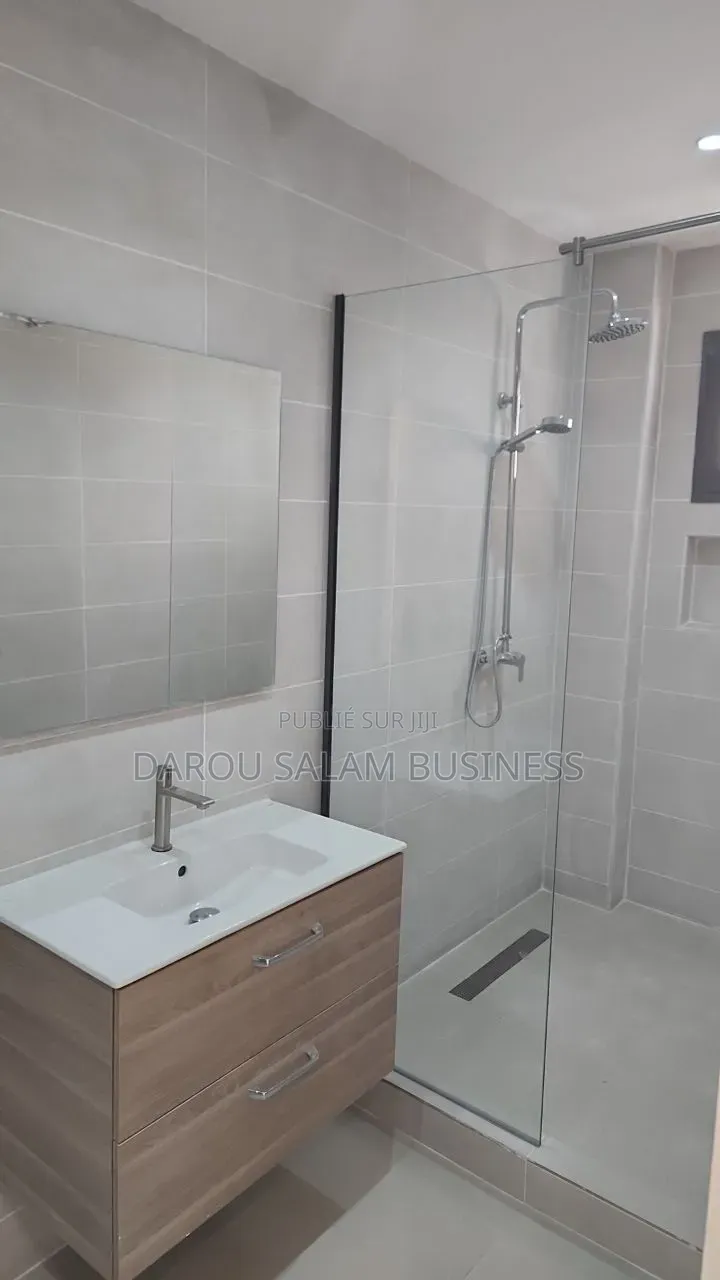 3chbre Appartement dans Almadies, Yoff à Louer