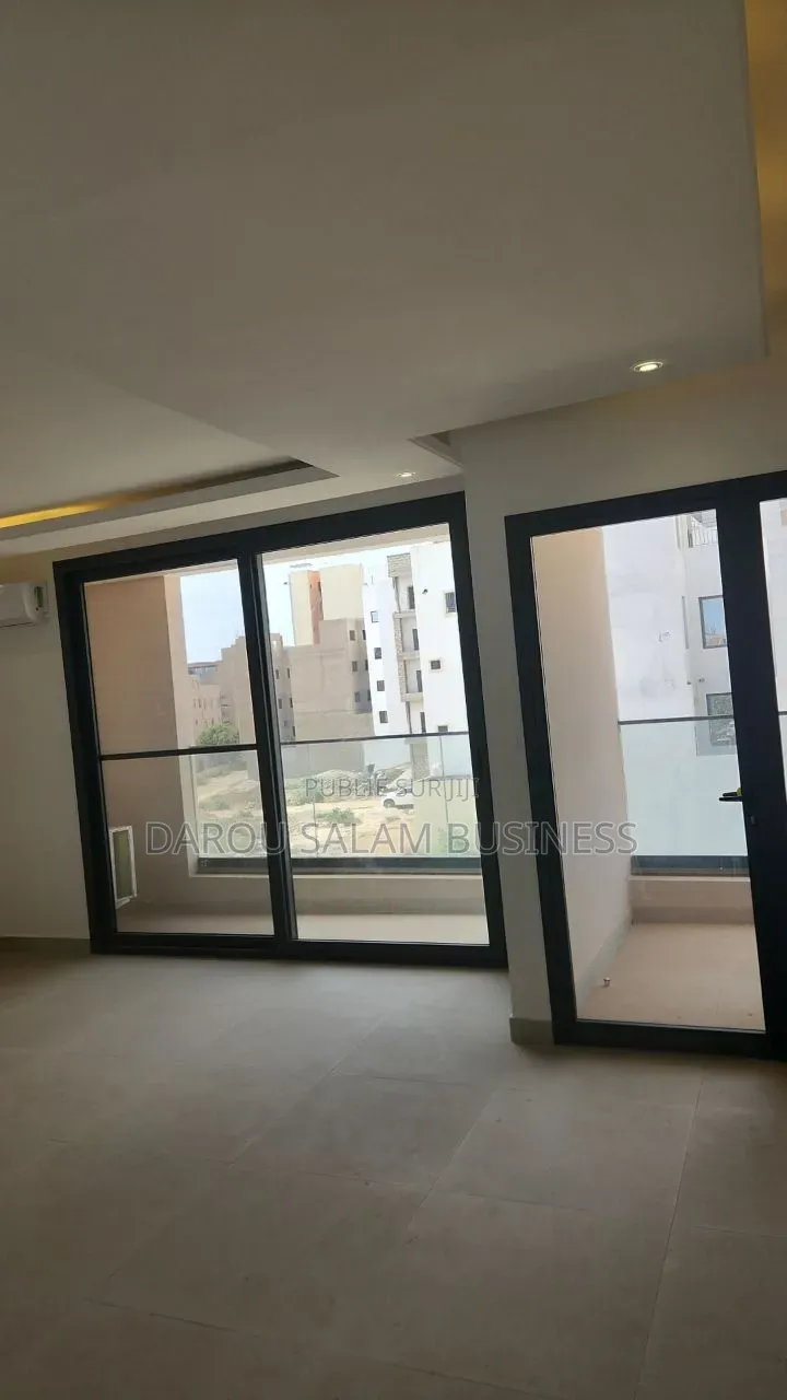 3chbre Appartement dans Almadies, Yoff à Louer