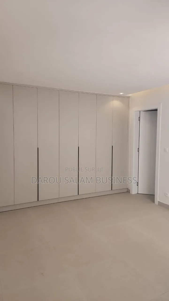3chbre Appartement dans Almadies, Yoff à Louer