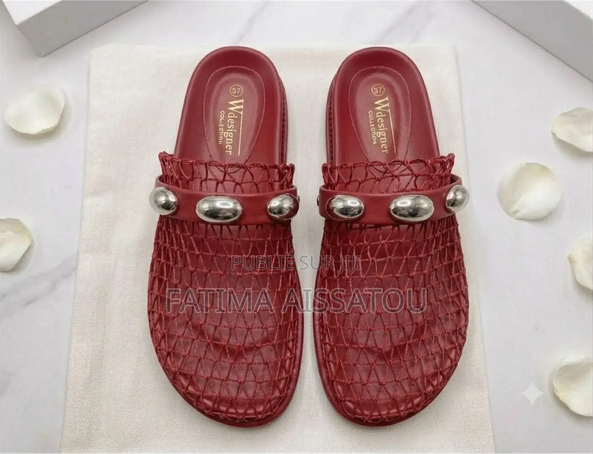 Vente De Chaussures Pour Hommes Et Femmes Et Diverses Articles