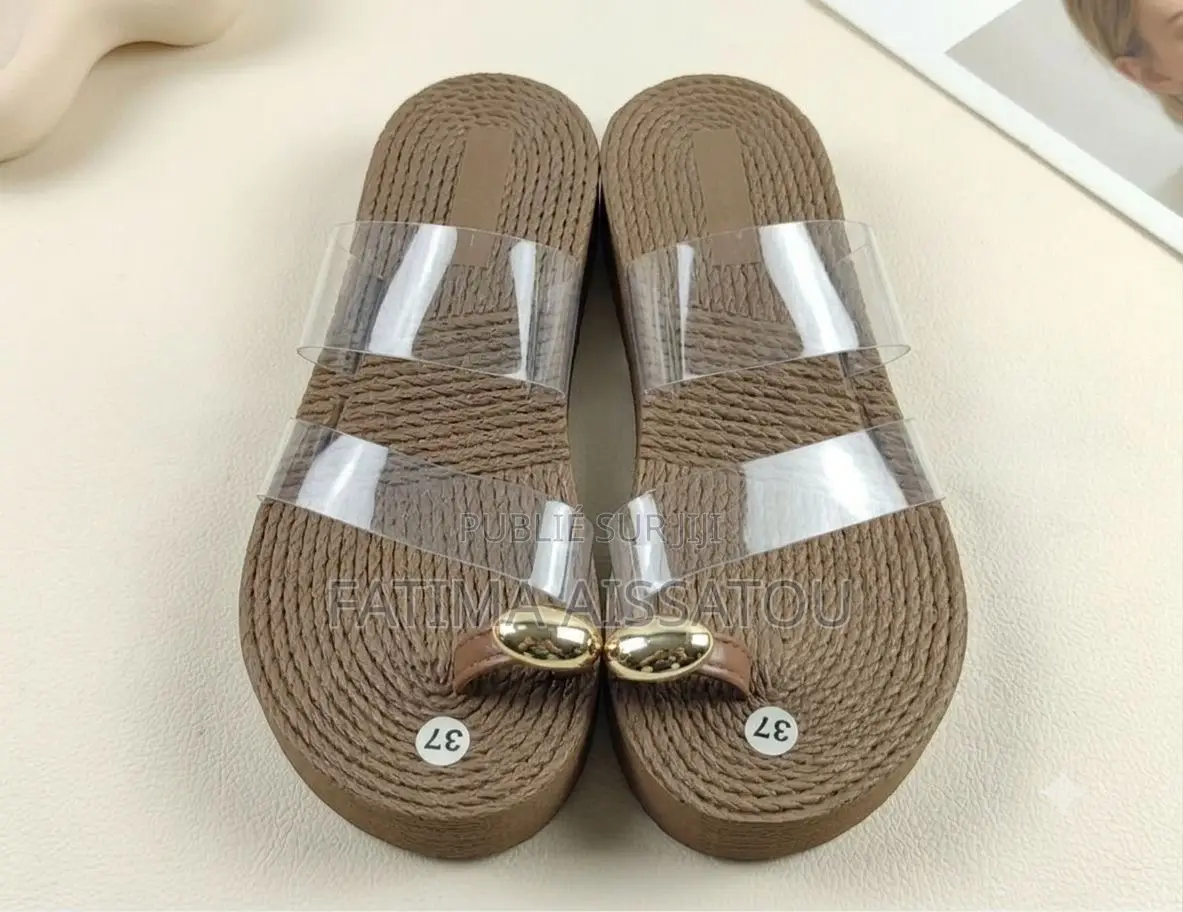 Vente De Chaussures Pour Hommes Et Femmes Et Diverses Articles