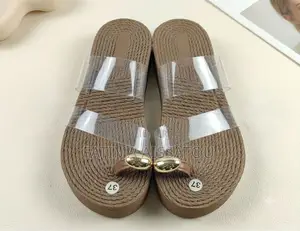 Vente De Chaussures Pour Hommes Et Femmes Et Diverses Articles