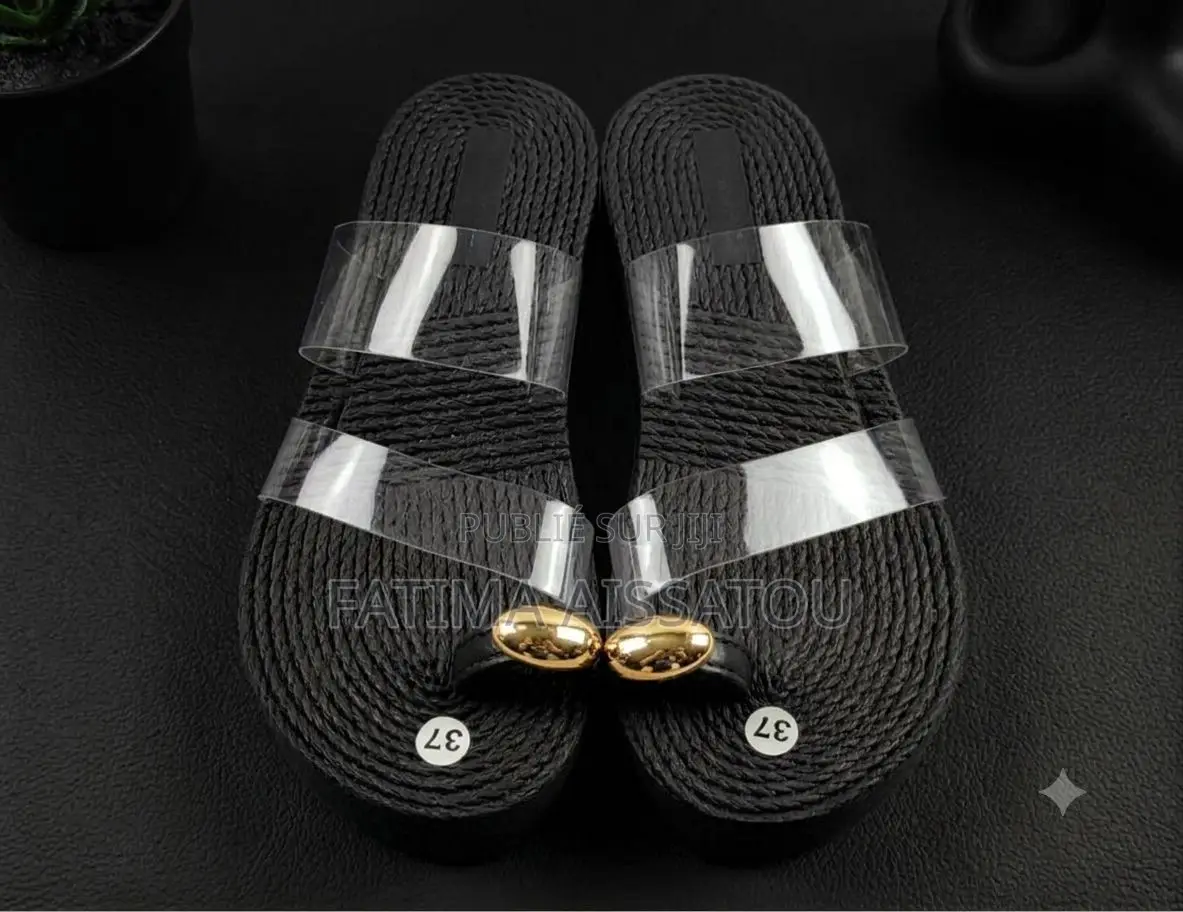 Vente De Chaussures Pour Hommes Et Femmes Et Diverses Articles