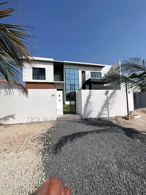 Meublé 4chbre Villa dans Point Saréne, Thiès Sud à Vendre