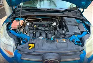 Ford Focus 2014 Bleu
