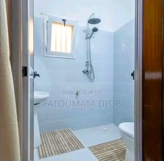 Meublé 2chbre Appartement dans Almadies à Louer