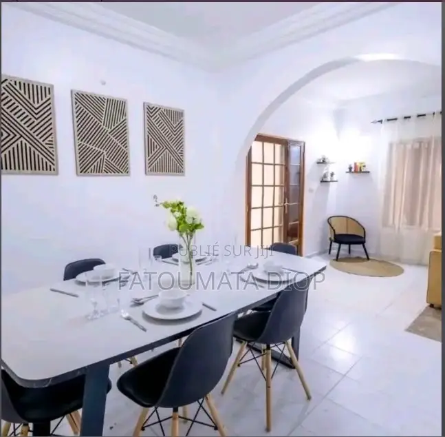 Meublé 2chbre Appartement dans Almadies à Louer