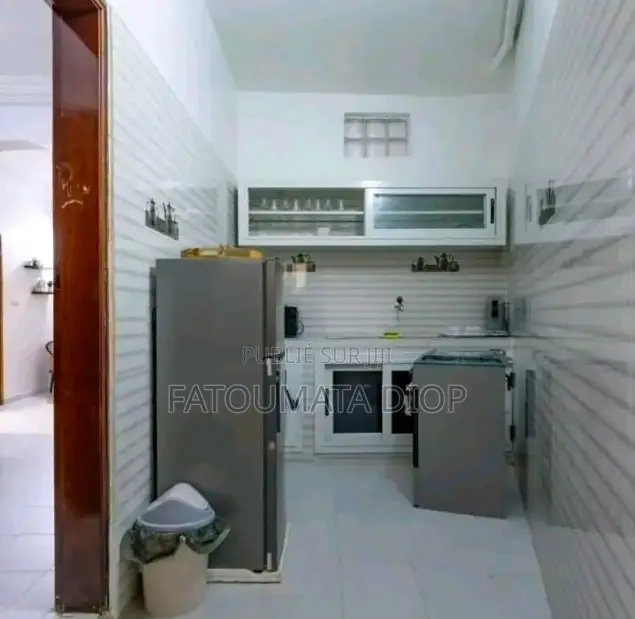 Meublé 2chbre Appartement dans Almadies à Louer