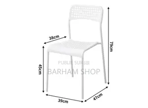 Chaise Plastique en Vente