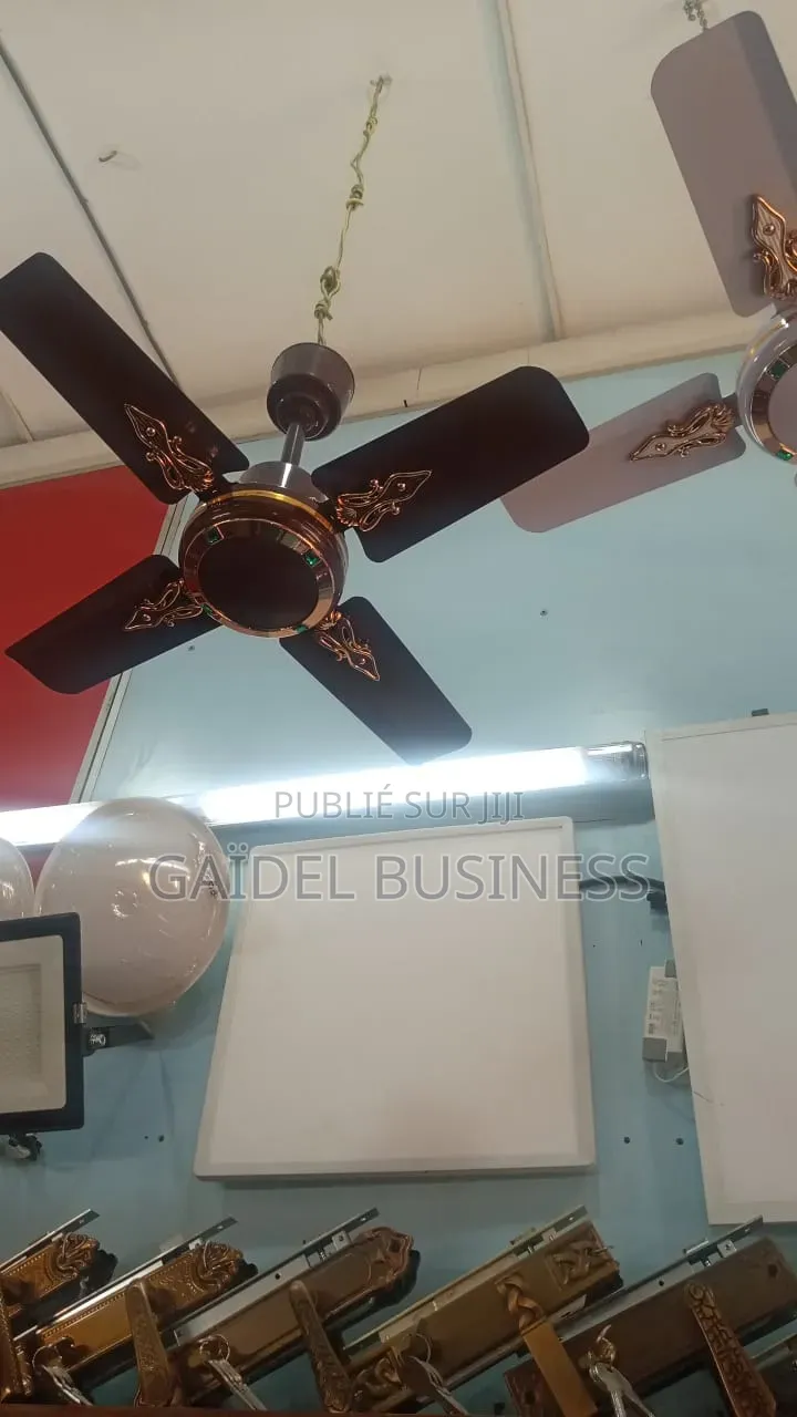 Ventilateur De Plafond Deluxe (4 Pales) – Neuf Élégant
