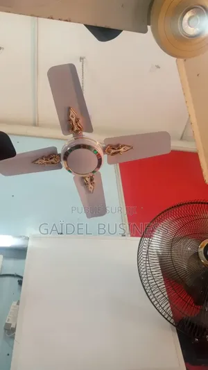 Ventilateur De Plafond Deluxe (4 Pales) – Neuf Élégant