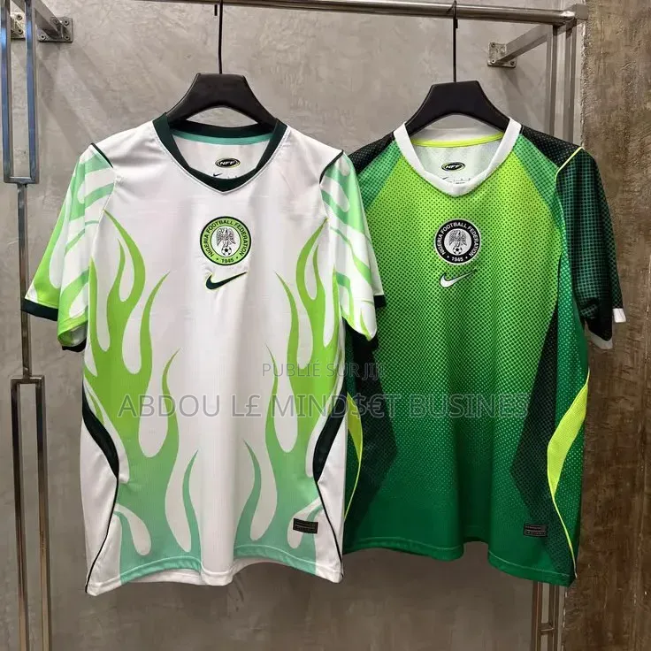 Maillots Nigeria Disponible