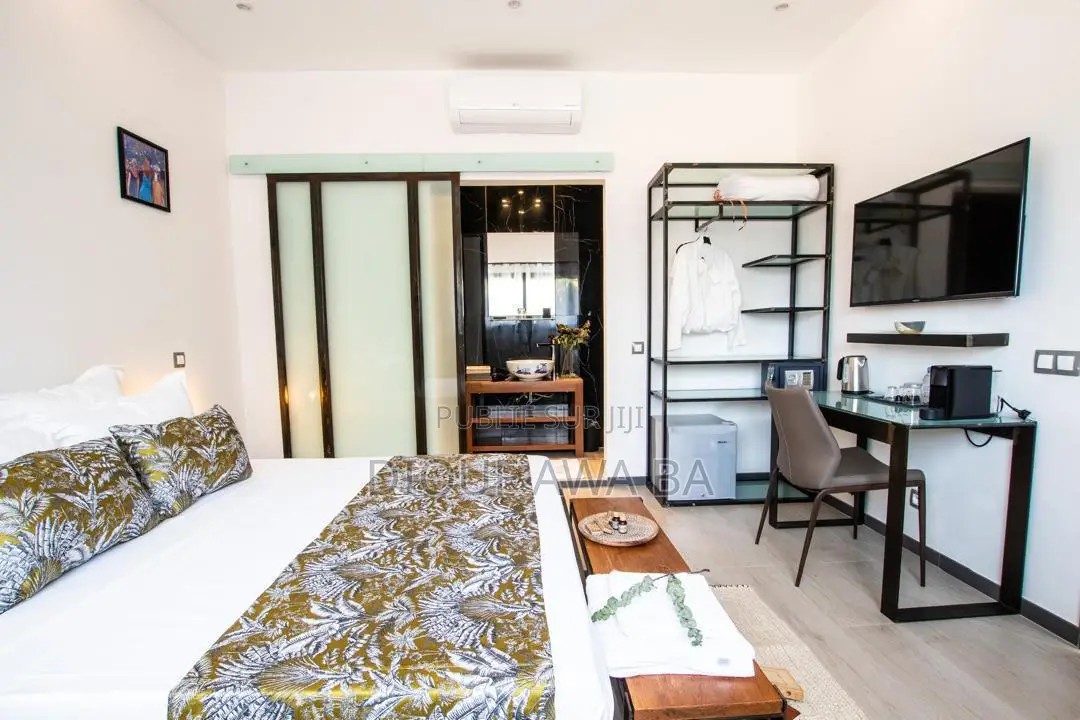 Meublé 8chbre Villa dans Villa En Location Et, Fann-Point E-Amitié