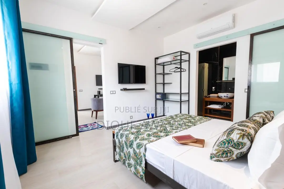 Meublé 8chbre Villa dans Villa En Location Et, Fann-Point E-Amitié