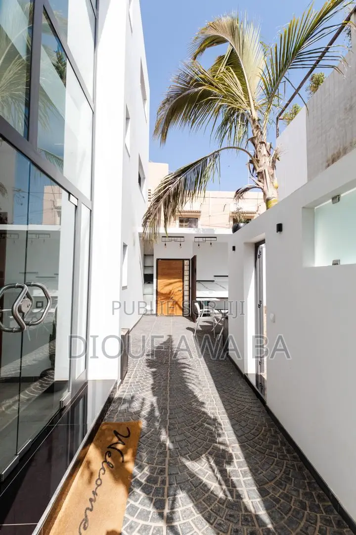 Meublé 8chbre Villa dans Villa En Location Et, Fann-Point E-Amitié