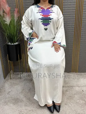 Robe Marocaine Avec Une Touche d'Originalité