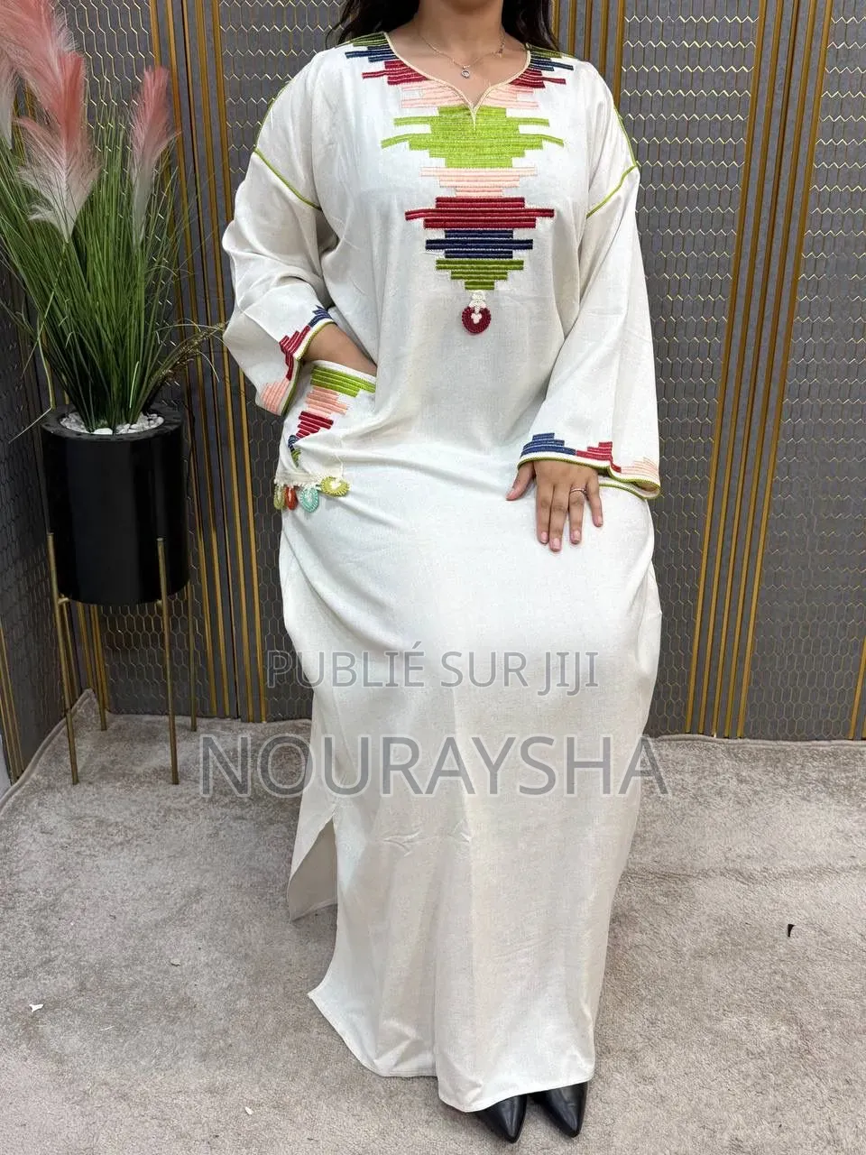 Robe Marocaine Avec Une Touche d'Originalité