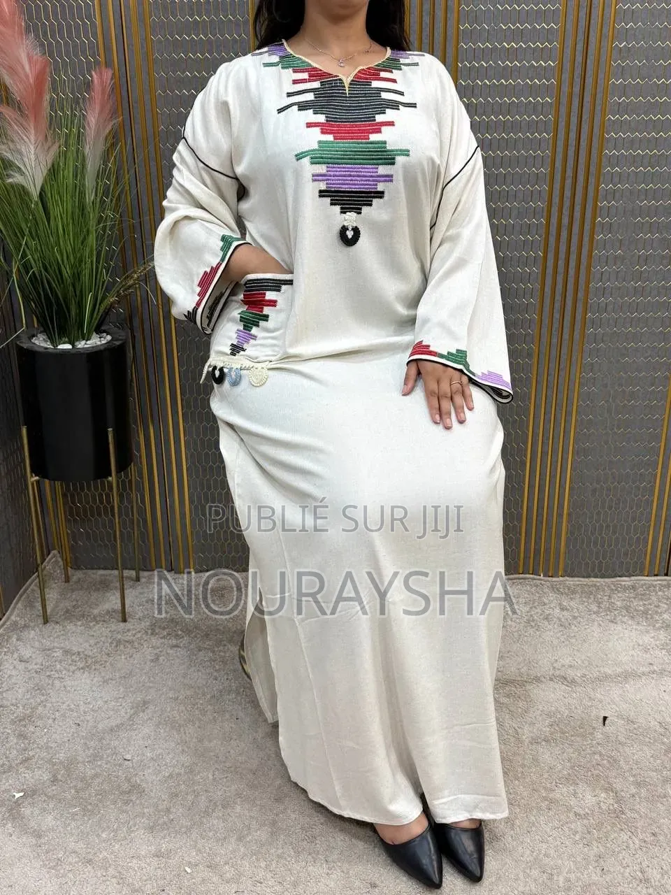 Robe Marocaine Avec Une Touche d'Originalité