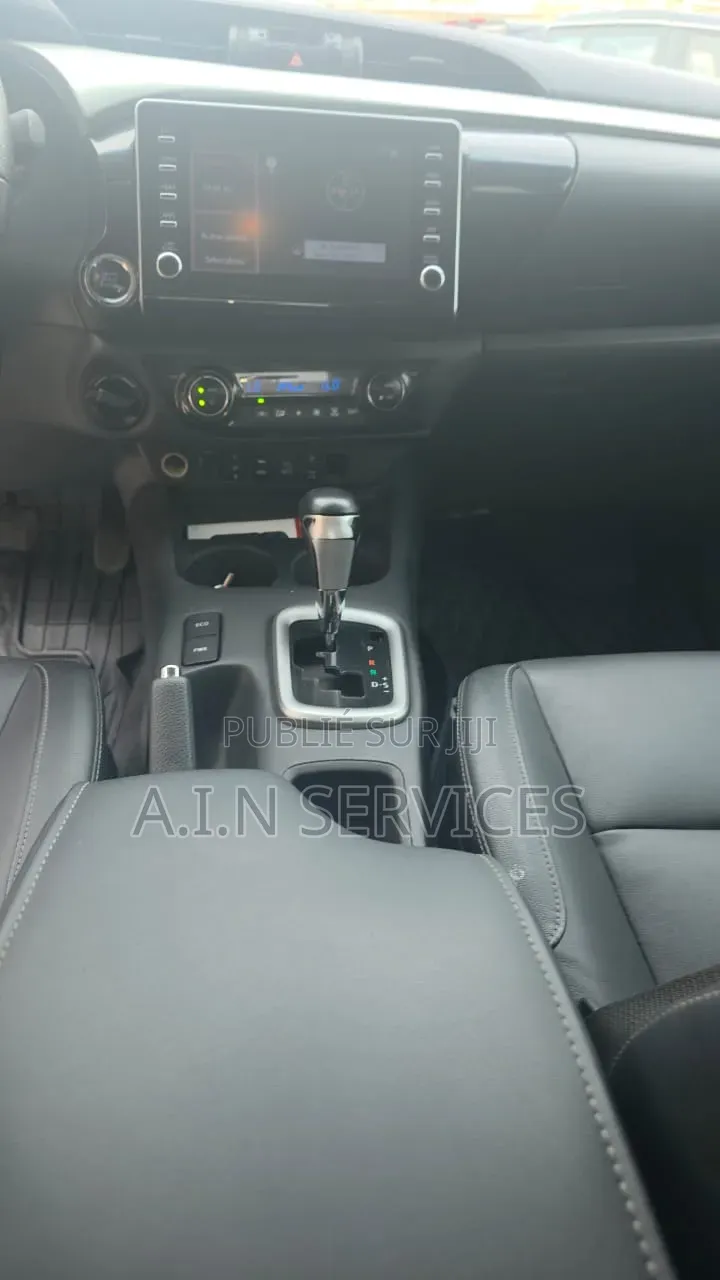Toyota Hilux 2021 Noir