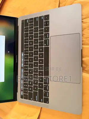 Ordinateur portable Apple MacBook Pro 2019 8GB Intel Core i5 SSD 256GB