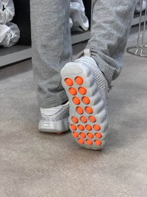 Nike Mind 002 Gris Disponible
