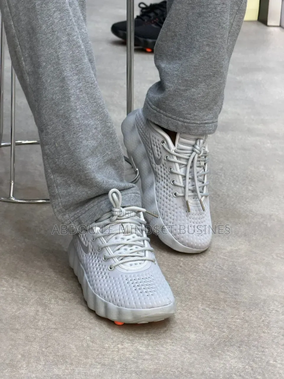 Nike Mind 002 Gris Disponible