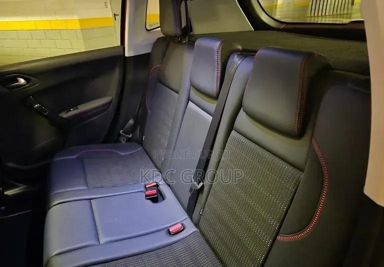 Peugeot 2008 2018 Rouge
