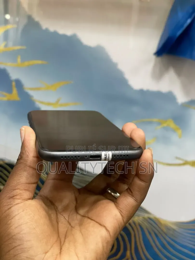 Nouveau Apple iPhone 11 64 GB Noir