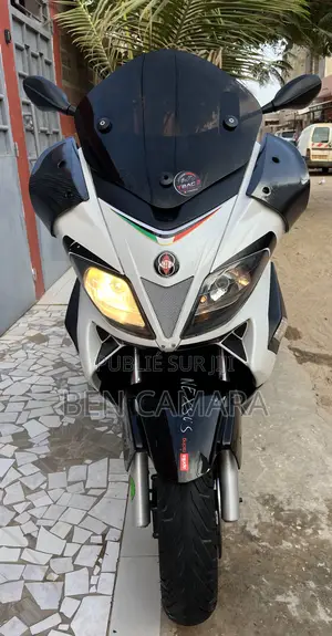 Nouveau Aprilia SR 2019 Bleu