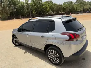 Peugeot 2008 1.6 BlueHD (100 Hp) 2016 Gris