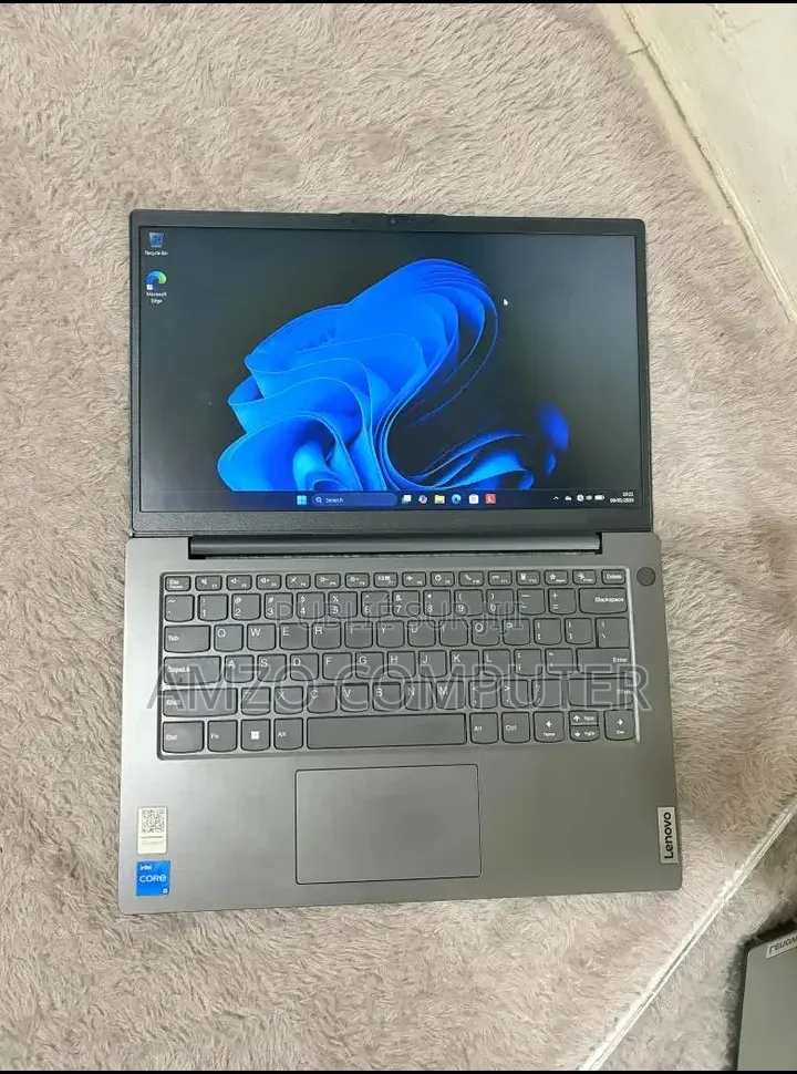 Ordinateur portable Lenovo V14 G4 IRU 8GB Intel Core i5 SSD 256GB