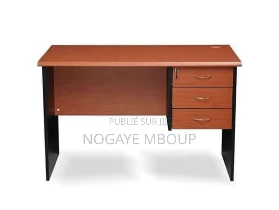 Table De Bureau Disponible
