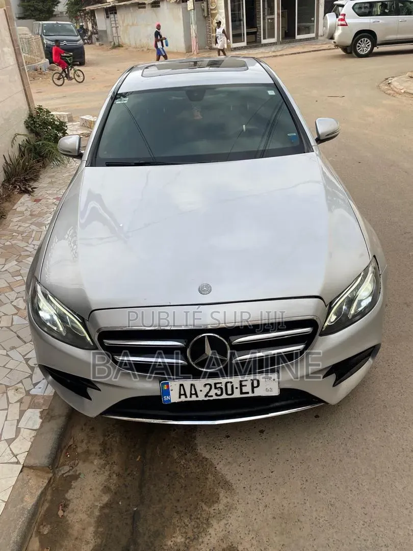 Mercedes-Benz E300 2017 Gris