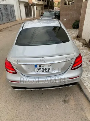 Mercedes-Benz E300 2017 Gris