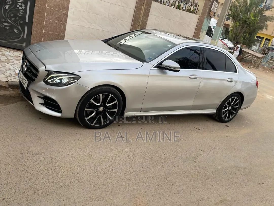 Mercedes-Benz E300 2017 Gris