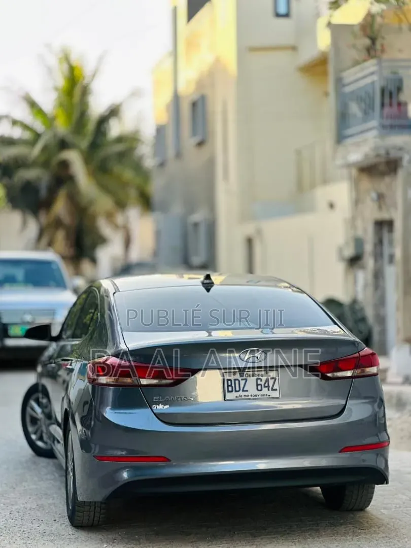 Hyundai Elantra 2018 Gris
