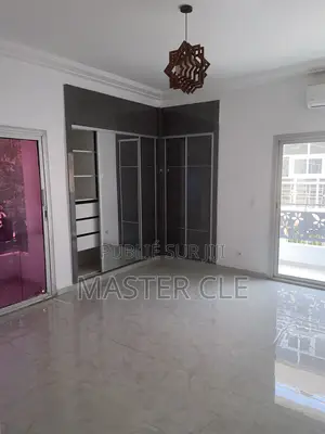 3chbre Appartement dans Ouakam à Louer