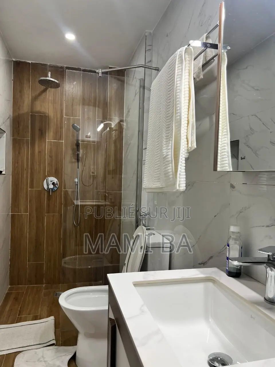 Meublé 2chbre Appartement dans Mamelle, Almadies à Louer