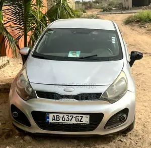 Kia Rio 2012 Gris