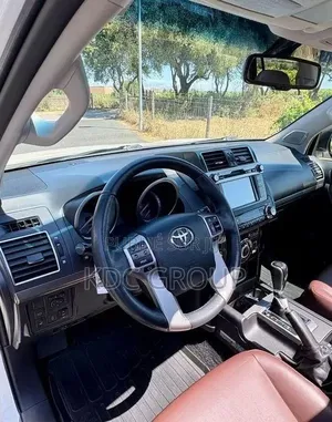 Toyota Land Cruiser Prado 2017 Blanc cassé