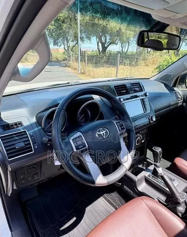 Toyota Land Cruiser Prado 2017 Blanc cassé