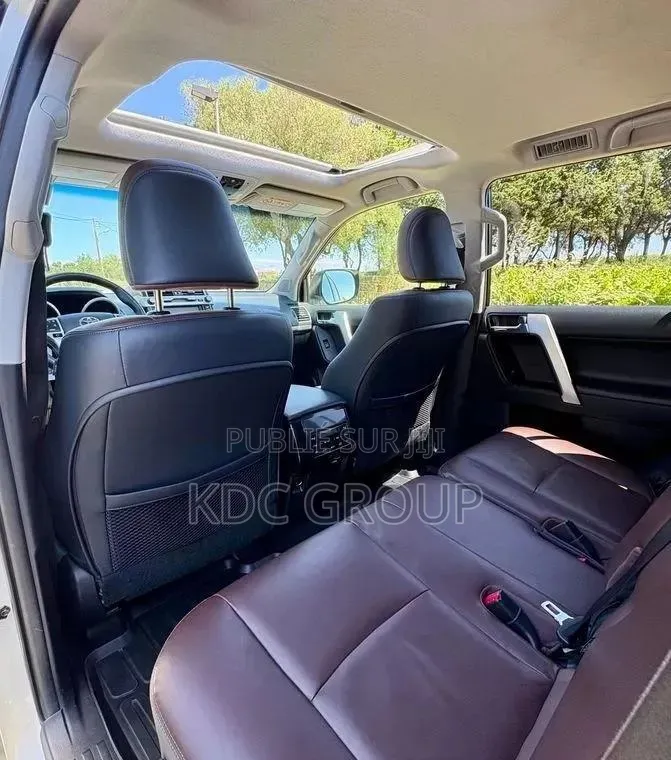 Toyota Land Cruiser Prado 2017 Blanc cassé