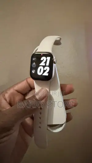 Apple Watch Serie 11 - 42mm Avec Chargeur